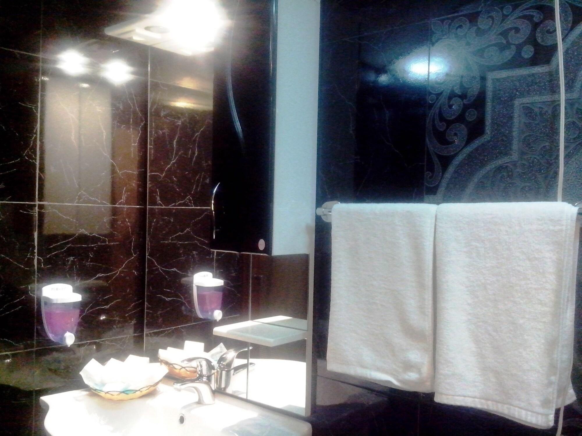 Classic Hotel Tbilisi ภายนอก รูปภาพ